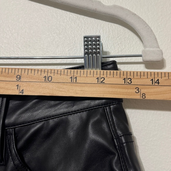 Madewell The Perfect Vintage Straight Jean Size 24 Black Faux Leather NWOT - Picture 8 of 9